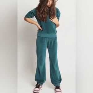 Suzie Kondi girls pants and sweatshirt